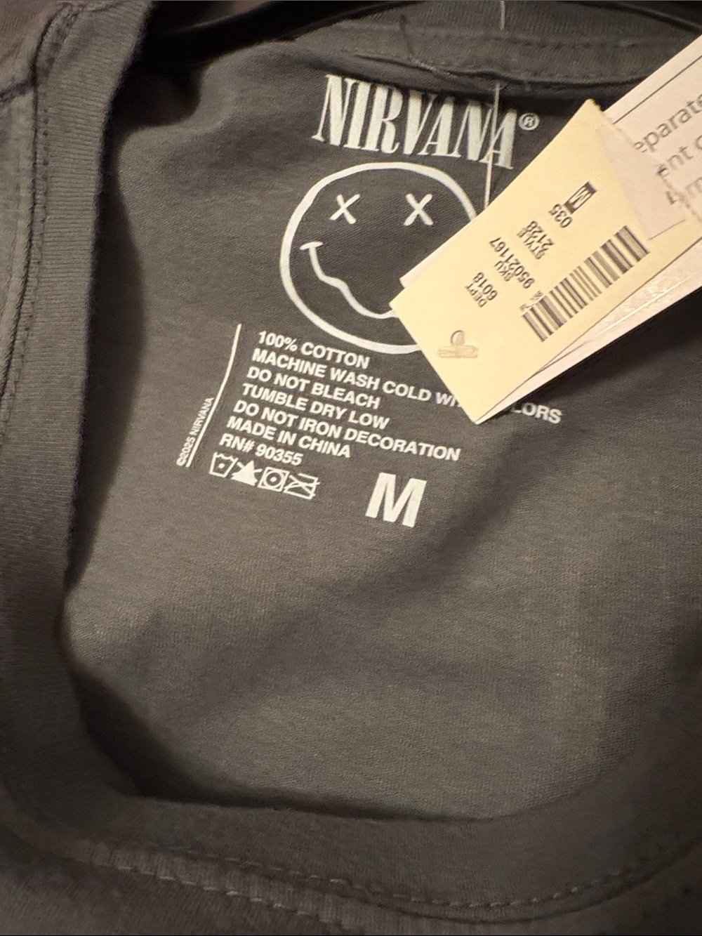 NWT NIRVANA UNPLUGGED VIBRANT GRAPHIC PRINT ON BLACK TSHIRT
XL Medium - Picture 4 of 5